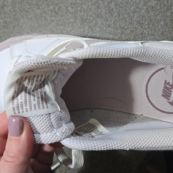 Nike White and Light Pink Casual Shoes - Picture 10 of 10